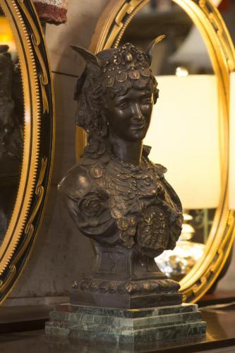 grecian bust